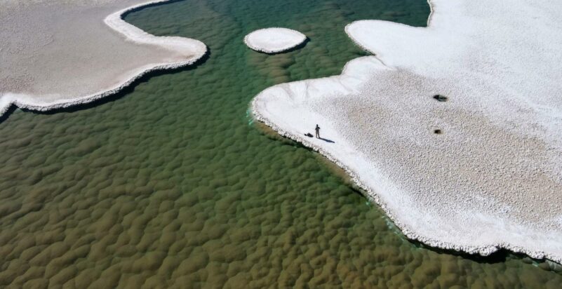 Secret Lagoon Found Resembling Earth 3.5 BIllion Years Ago and What Life on Mars Would Look Like